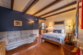 The Islander Inn