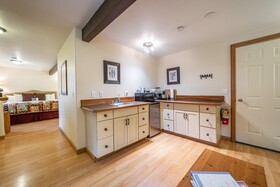 The Islander Inn