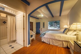 The Islander Inn