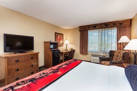 Best Western Plus Kelly Inn & Suites