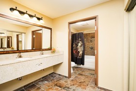Best Western Plus Kelly Inn & Suites