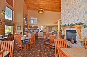 Best Western Plus Kelly Inn & Suites