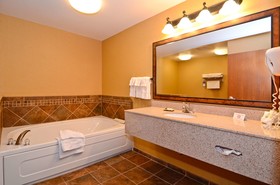 Best Western Plus Kelly Inn & Suites