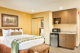 Best Western Plus Kelly Inn & Suites