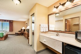 Best Western Plus Kelly Inn & Suites