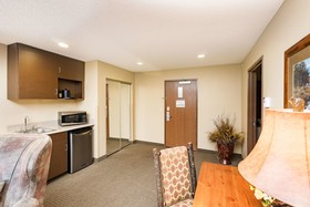 Best Western Plus Kelly Inn & Suites