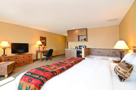 Best Western Plus Kelly Inn & Suites