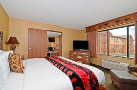 Best Western Plus Kelly Inn & Suites
