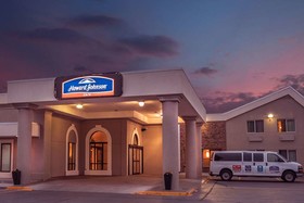 Howard Johnson by Wyndham Billings