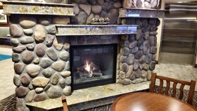 Glacier Peaks Hotel & Casino