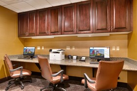Holiday Inn Express & Suites Butte SE