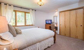 Meadow Lake View Bed and Breakfast