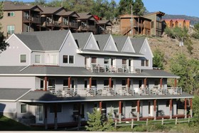 Yellowstone's Absaroka Lodge