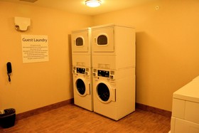Holiday Inn Express & Suites Glendive