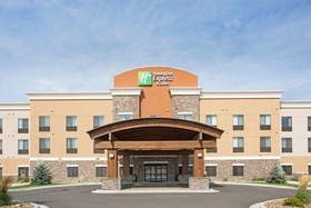 Holiday Inn Express & Suites Glendive