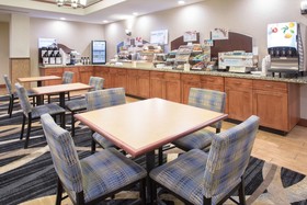 Holiday Inn Express & Suites Glendive