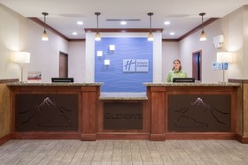 Holiday Inn Express & Suites Glendive