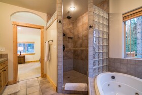 Pineview Lodge
