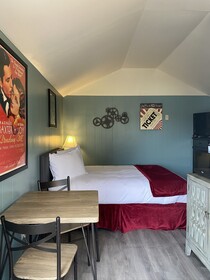 Lamplighter Motel