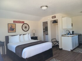 Lamplighter Motel