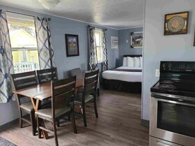 Lamplighter Motel