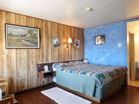 Blue and White Motel