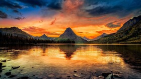 Glacier International Lodge