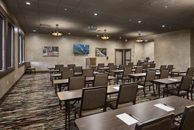 Glacier International Lodge