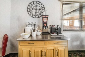 Yellowstone River Inn and Suites