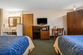 Yellowstone River Inn and Suites