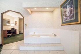 Yellowstone River Inn and Suites