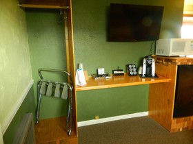 Country Motor Inn
