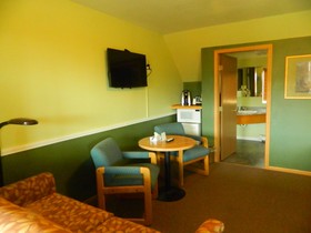 Country Motor Inn
