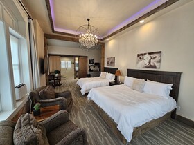 Eaglescape Suites and Event Center