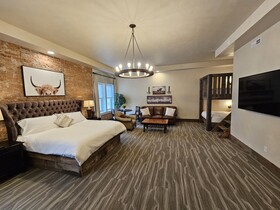 Eaglescape Suites and Event Center