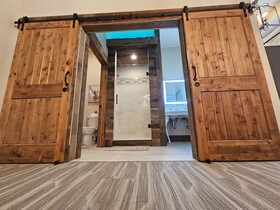 Eaglescape Suites and Event Center