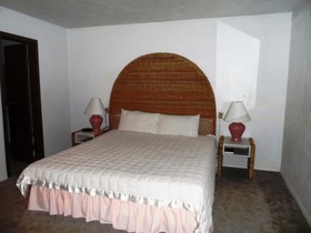 Americas Best Value Port Polson Inn