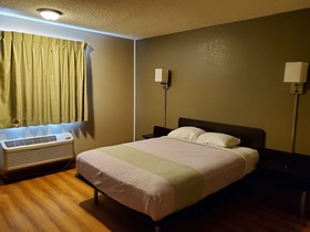 OYO Hotel Shelby MT Hwy 2 & I-15