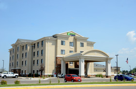 Holiday Inn Express  & Suites Sidney