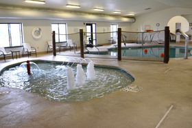 Holiday Inn Express  & Suites Sidney