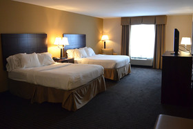 Holiday Inn Express  & Suites Sidney