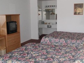 Dude/Roundup Motel