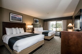 The Pine Lodge on Whitefish River