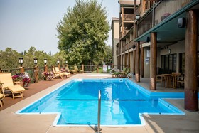 The Pine Lodge on Whitefish River