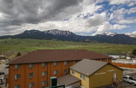 Travelodge by Wyndham Gardiner Yellowstone Park North