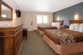 Travelodge by Wyndham Gardiner Yellowstone Park North