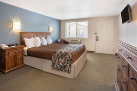 Travelodge by Wyndham Gardiner Yellowstone Park North
