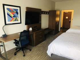 Holiday Inn Express & Suites Elko