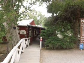 Bonnie Springs Ranch Motel