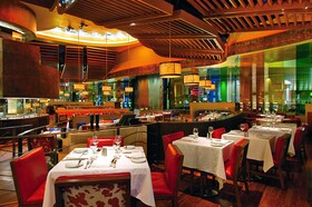 Caesars Palace by Suiteness